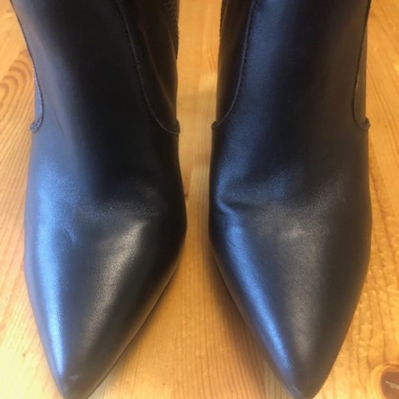 Michael Kors zipper ankle boots - Picture 2 of 4